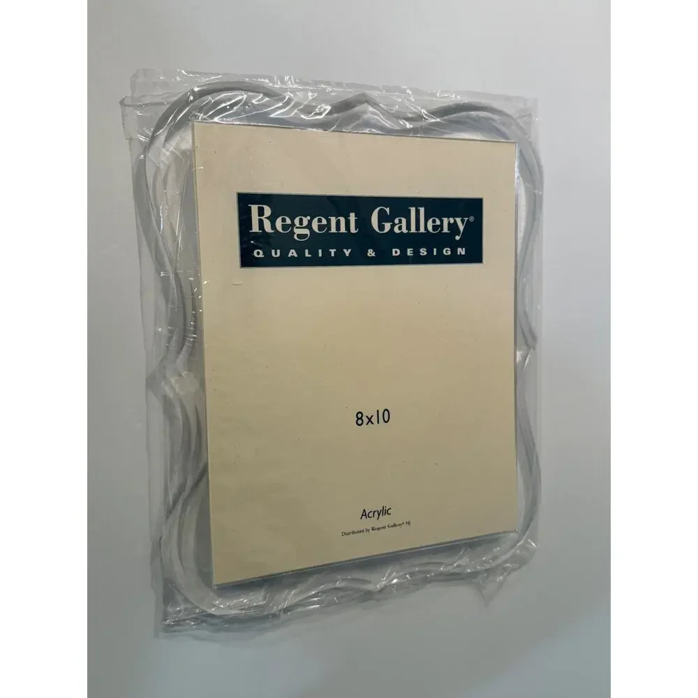 ✨ Regent Gallery Scallop Acrylic Picture Frame 8x10 Clear Lucite Easel NOS